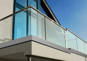 حفاظ شیشه ای بالکن | معرفی انواع و مزایا حفاظ شیشه ای بالکن | معرفی انواع و مزایا