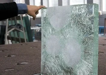 شیشه ضدگلوله چیست؟ | بررسی مزایا و موارد کاربردی آن شیشه ضدگلوله چیست؟ | بررسی مزایا و موارد کاربردی آن